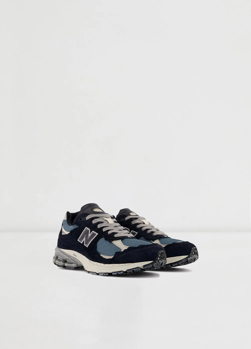 2002R Sneakers