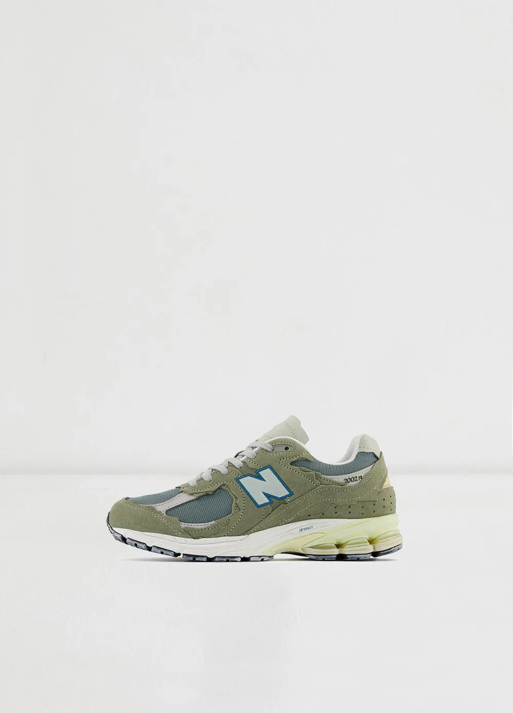 2002R Sneakers