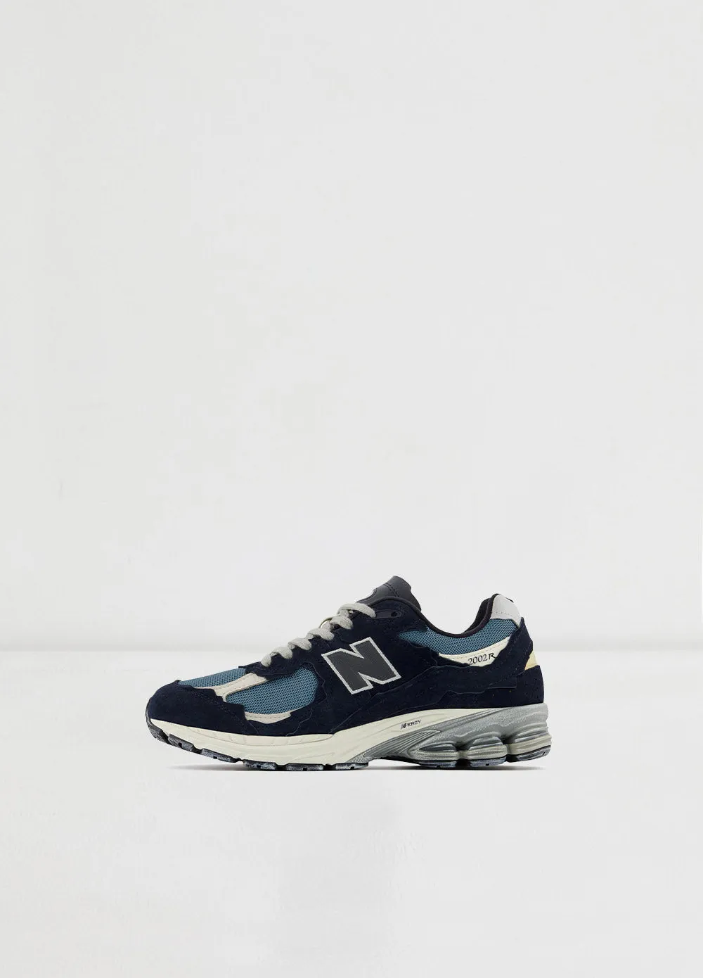2002R Sneakers