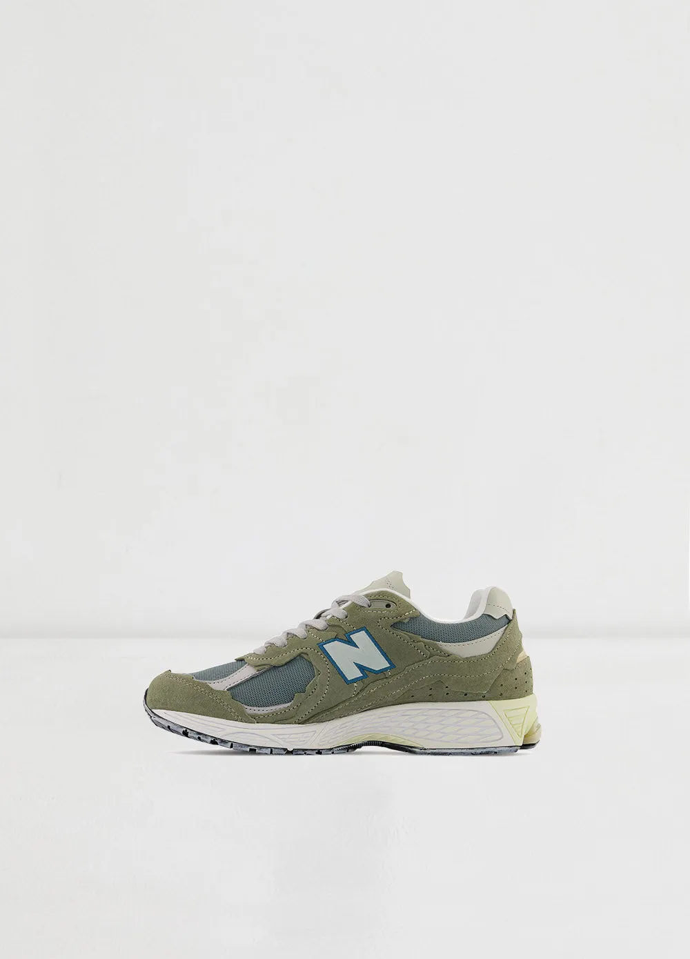 2002R Sneakers