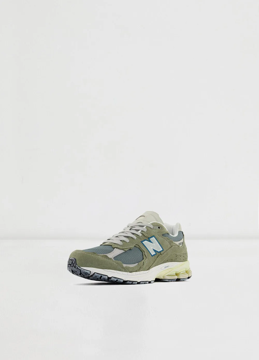 2002R Sneakers