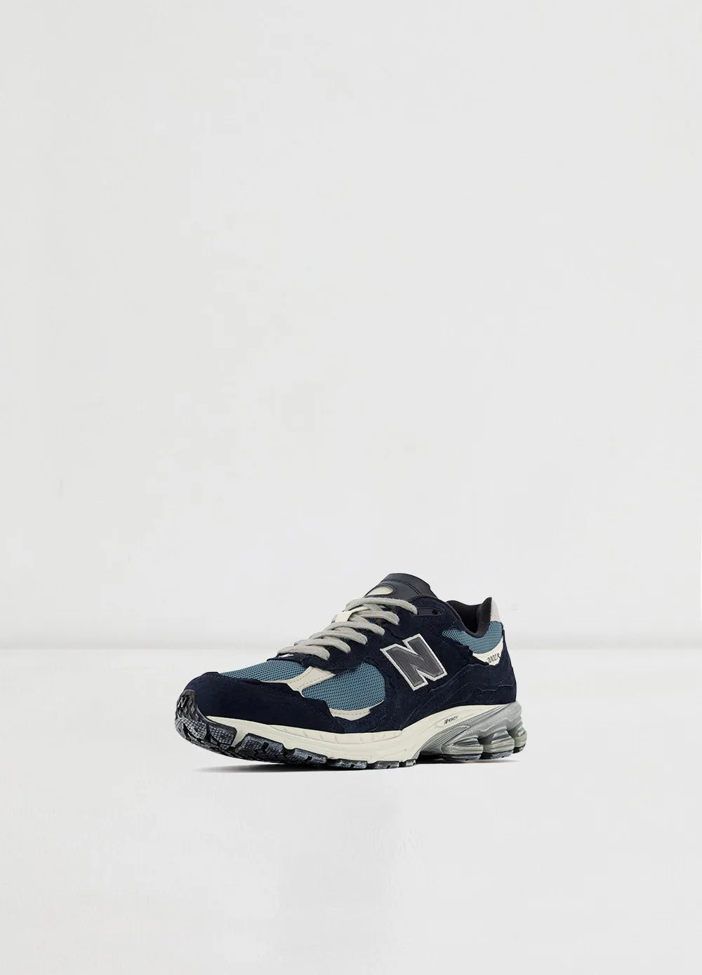 2002R Sneakers