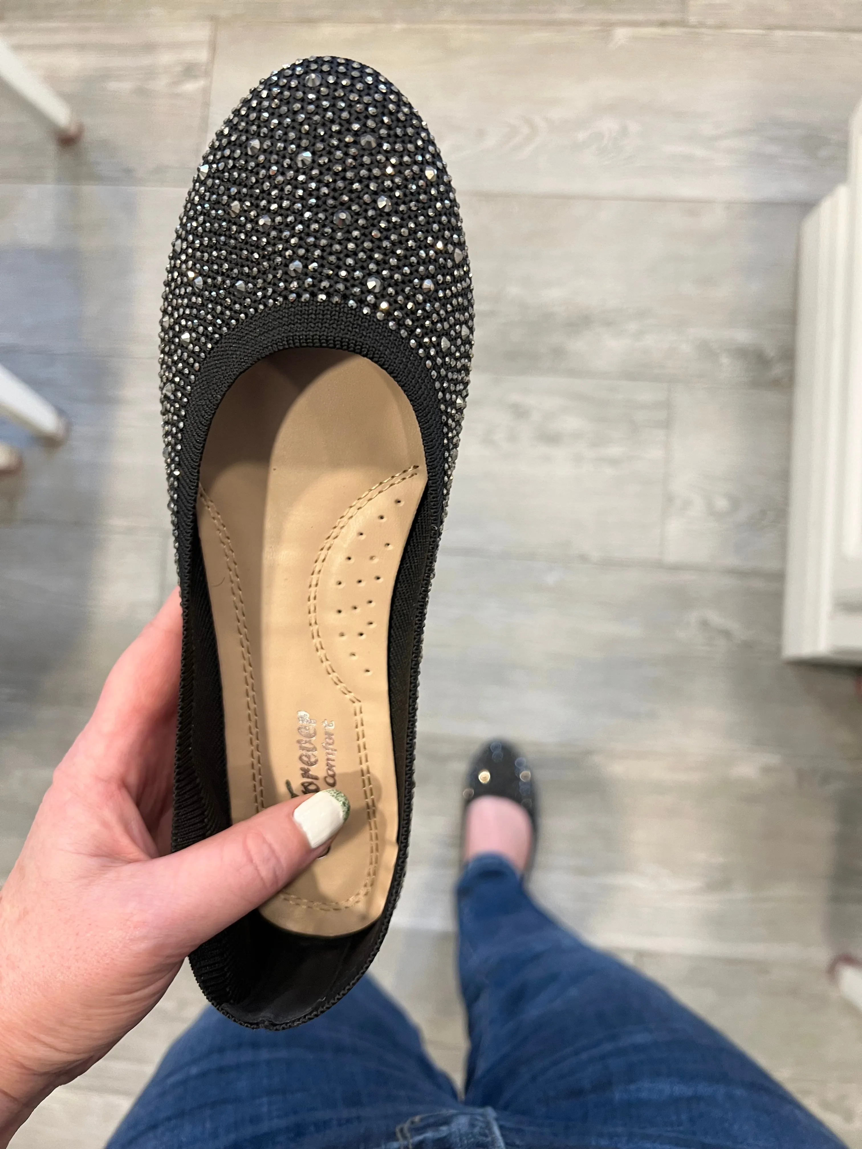 LAST ONE sz 6 Shining Star Rhinestone Flats in Black