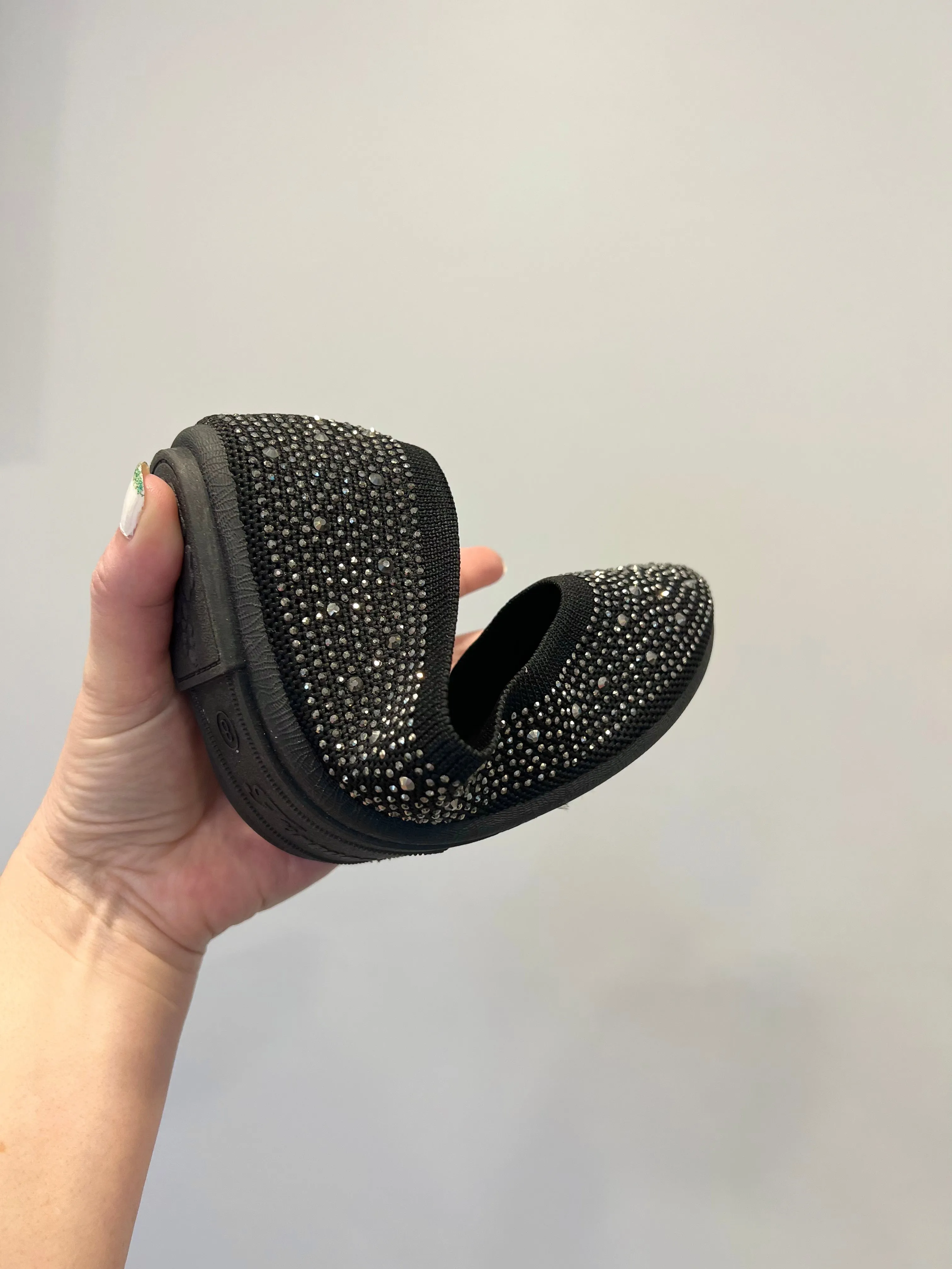 LAST ONE sz 6 Shining Star Rhinestone Flats in Black