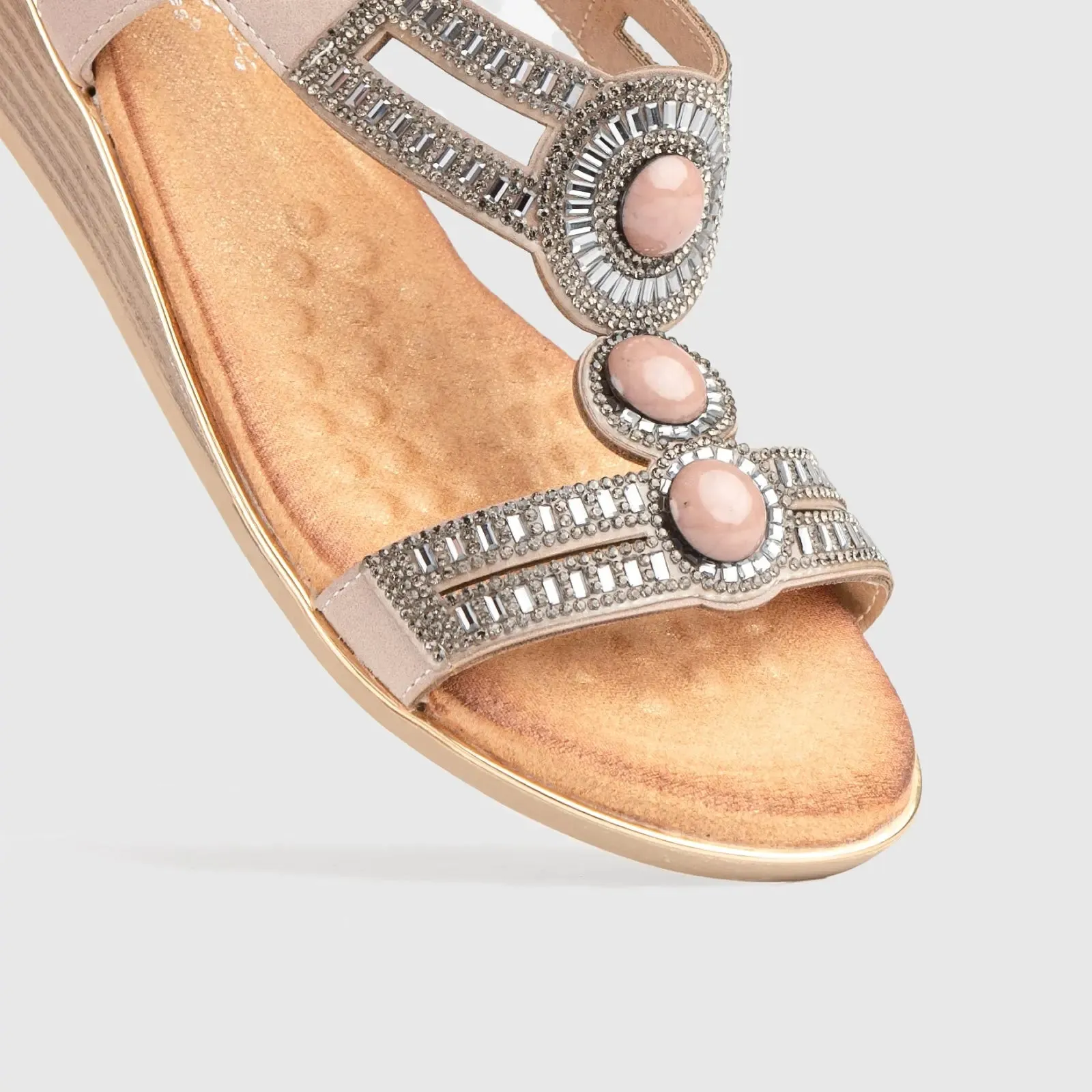 Soft Style Nakia Wedge Comfort Sandal Beige 01485