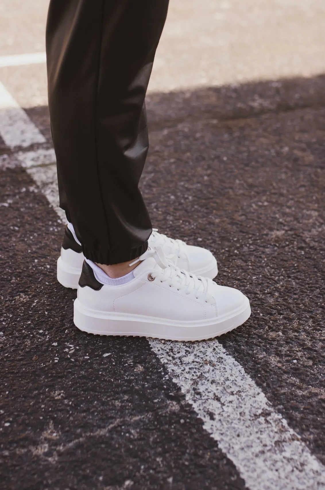 Steve Madden: Charlie in White