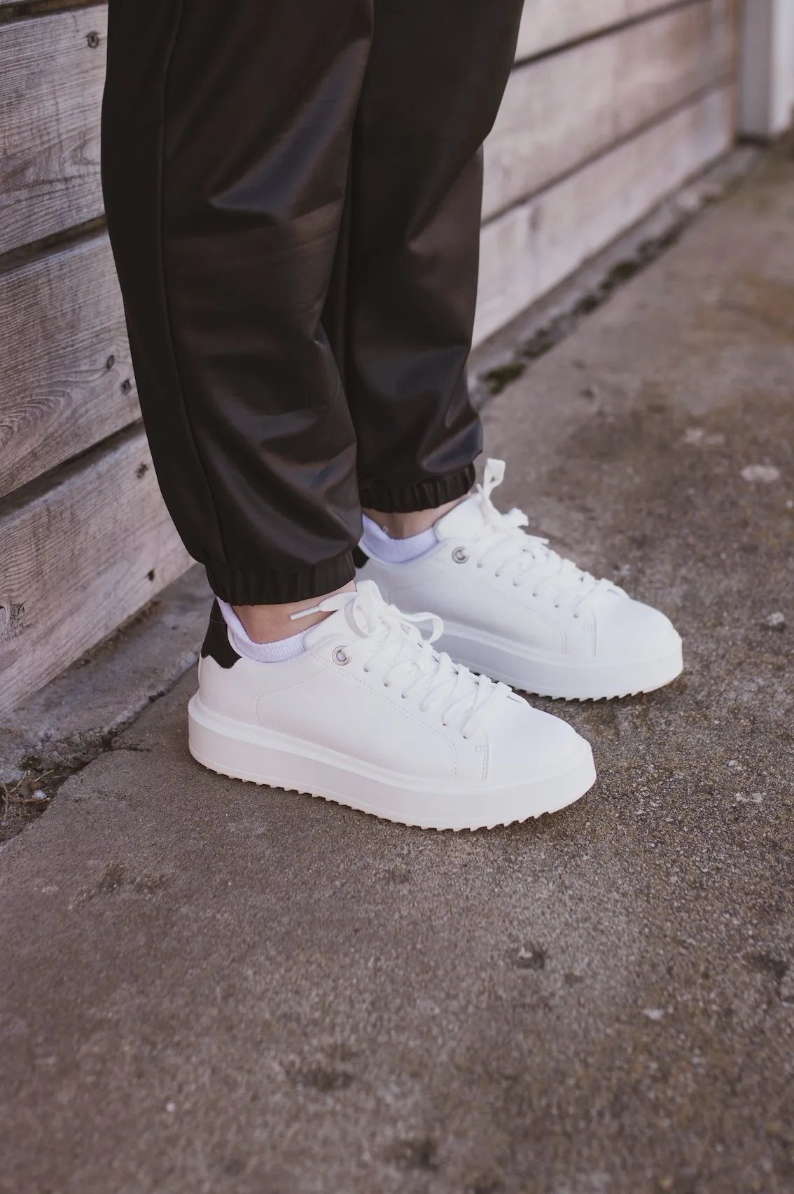 Steve Madden: Charlie in White