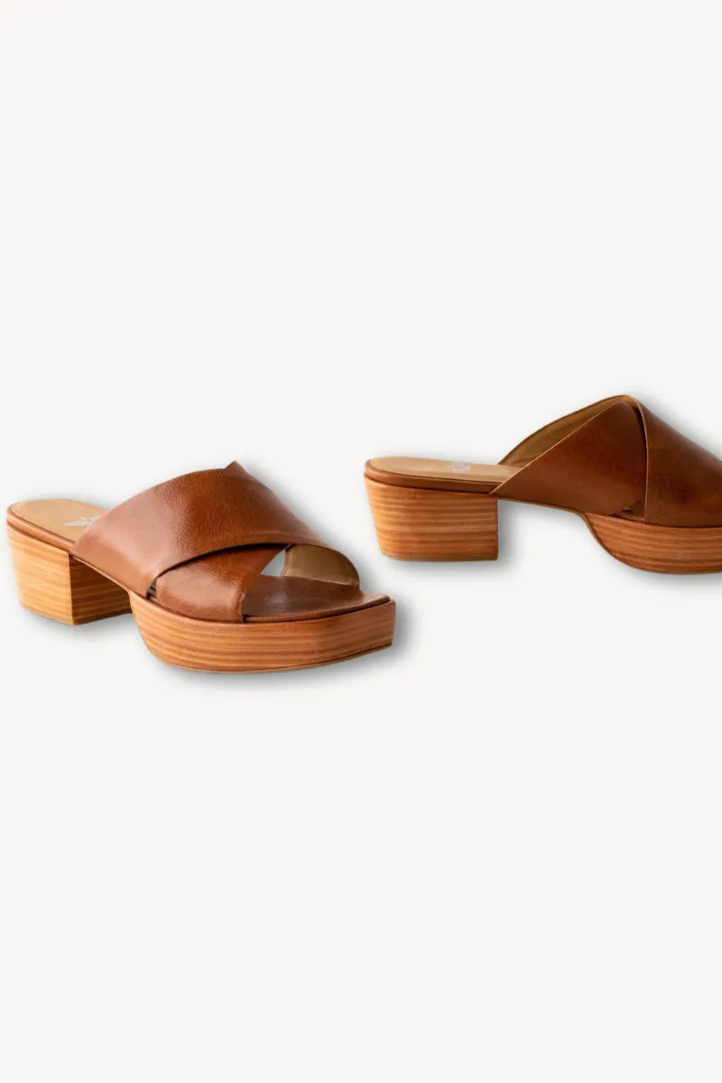 The Frankie Clog
