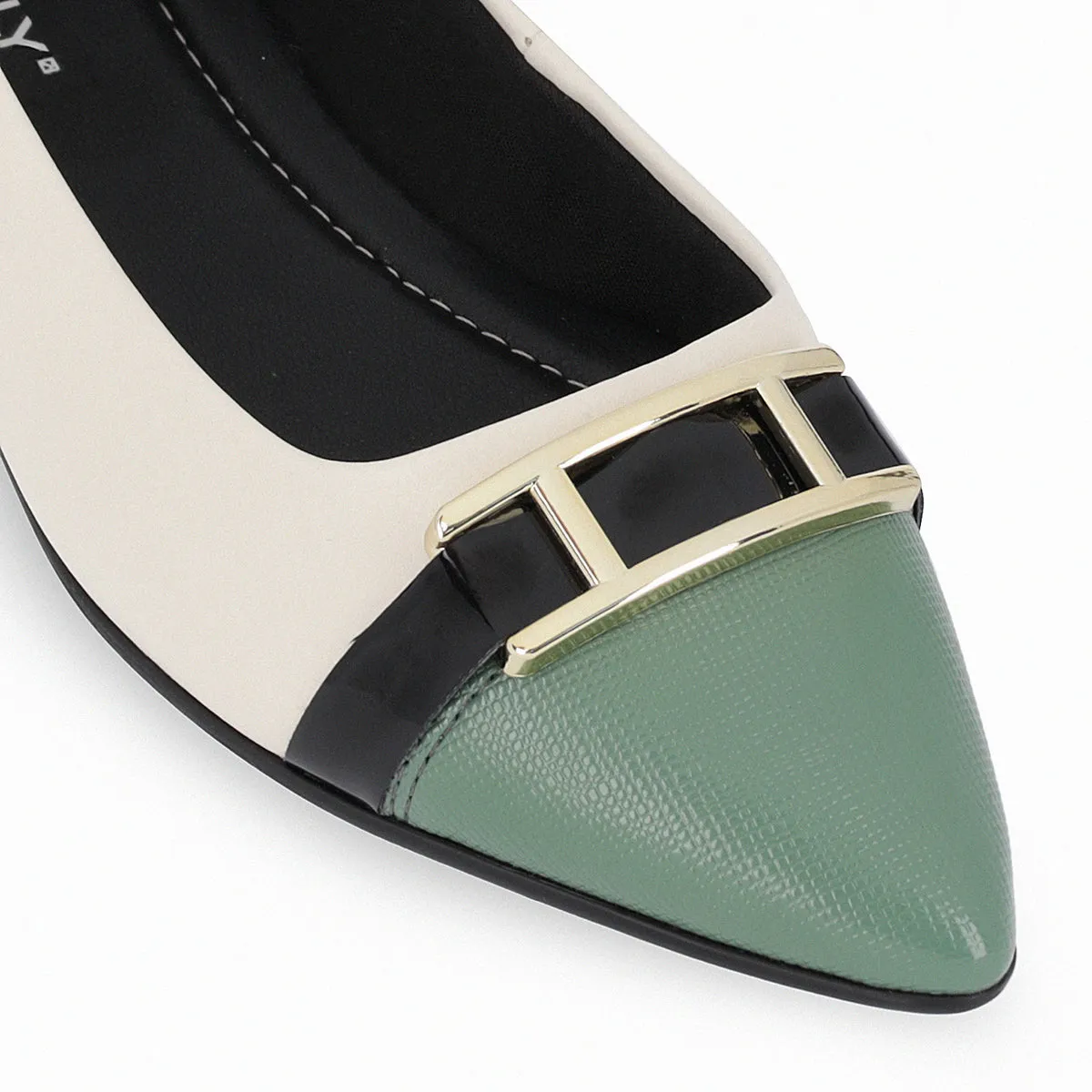 Touch of Gold Buckle Pumps (274.084)
