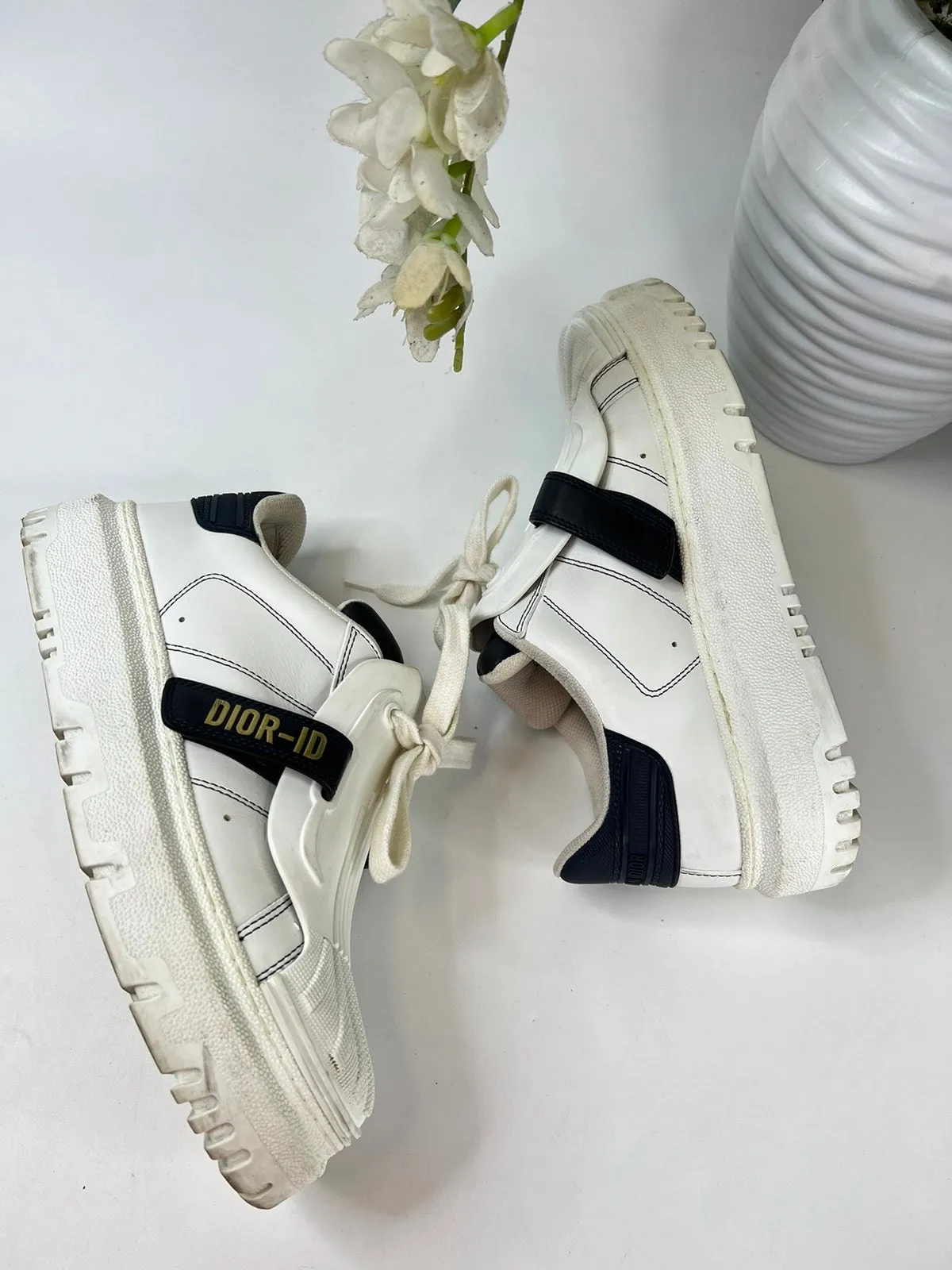 Walk n Dior Sneakers